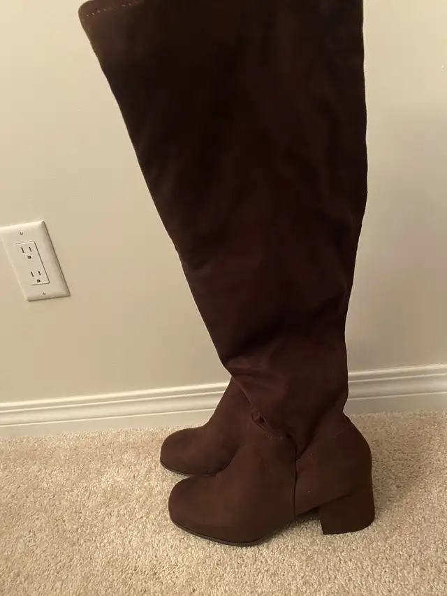 Ladies Dressy Fashion Boots - Black or Brown Suede Size 10 in Women's - Shoes in Calgary - Image 8
