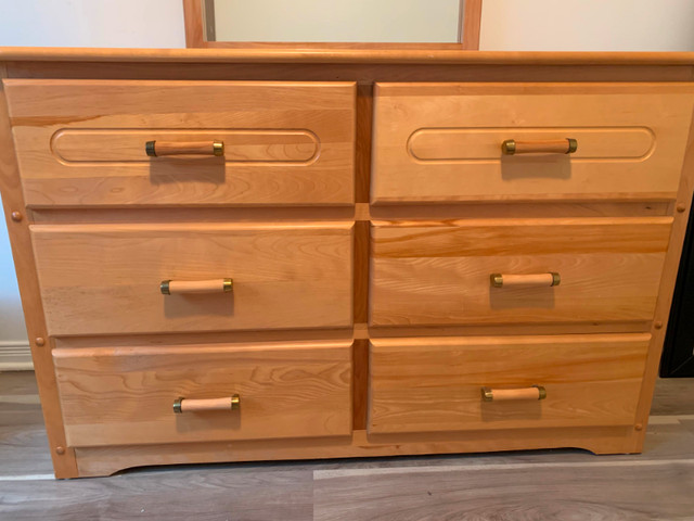 Commode à 6 tiroirs avec miroir/6-Drawer Dresser with Mirror in Dressers & Wardrobes in Gatineau - Image 2