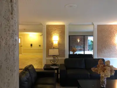 6 Av. Argyle, Saint-Lambert (QC) J4P 2H5 CONDO À VENDRE Prix fortement réduit (bien en dessous des c...