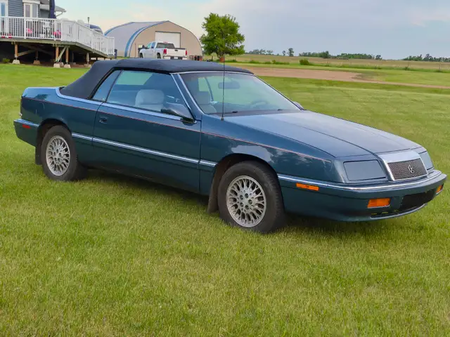 1990 Chrysler LeBaron in Cars & Trucks in Regina - Image 8
