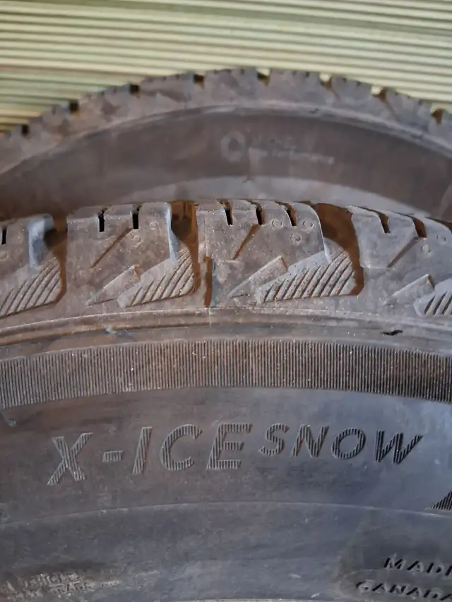 Tires, 4 winter tires on rims - 195/65R15 in Tires & Rims in Ottawa - Image 4