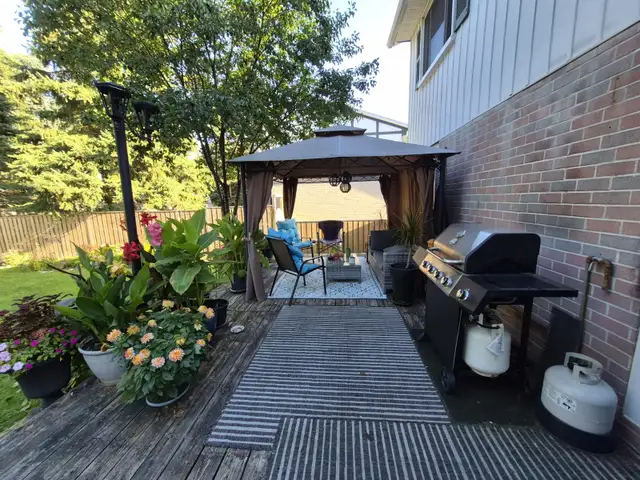 ENTIRE DETACHED HOUSE + FINISHED BASEMENT AVAILABLE FOR LEASE in Long Term Rentals in Markham / York Region - Image 6