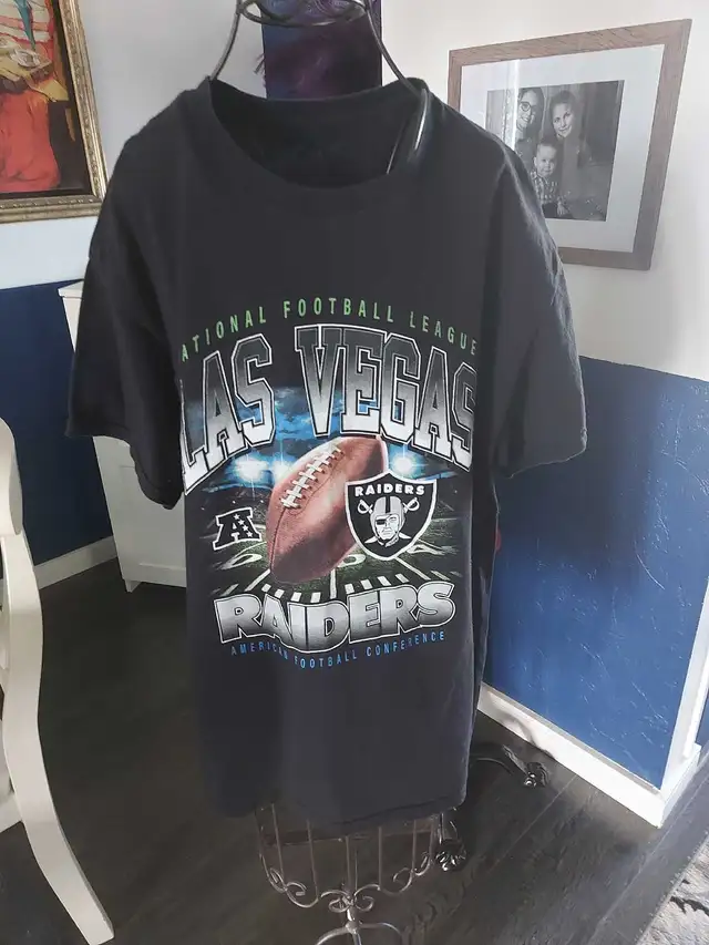 Las Vegas raiders t shirt large 