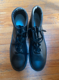 Size 16+  men’s steel-toe shoes, black