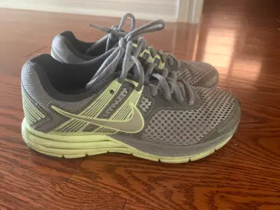 Size 5 Nike, View more