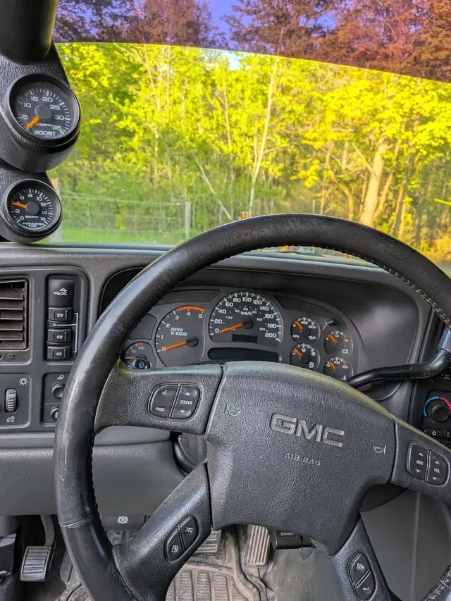 2004 GMC 2500 Diesel587371069445908483