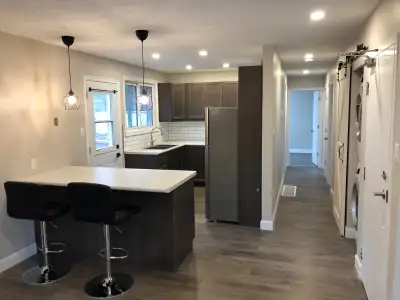 3 Bed, 2 Parking, 1 Bath Main Floor Unit