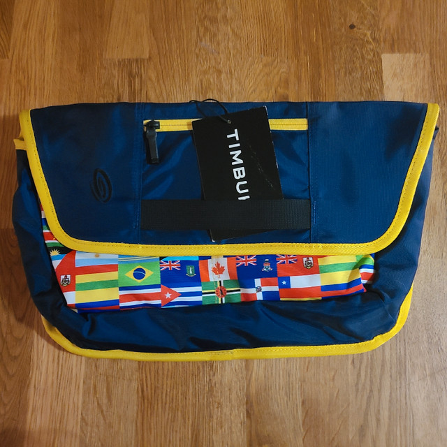 Timbuk2 Catapult Sling Messenger Bag RARE COLOUR BRAND NEW in Other in City of Toronto