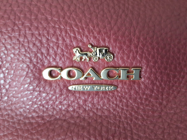 Authentic Coach Purse - Pink Leather in Women's - Bags & Wallets in City of Toronto - Image 3