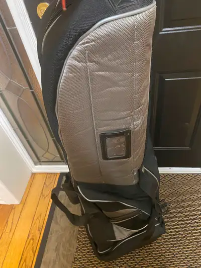 Golf travel bag. In the excellent condition. $80