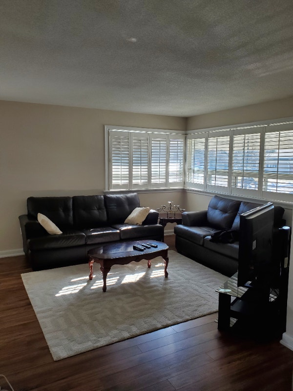 Rooms for rent in a house (Each room 800 month for 1 person) Room