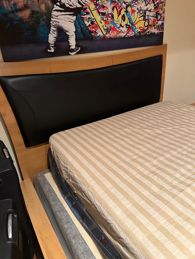 Queen bedroom set for sale with nightstands  in Beds & Mattresses in Markham / York Region - Image 4