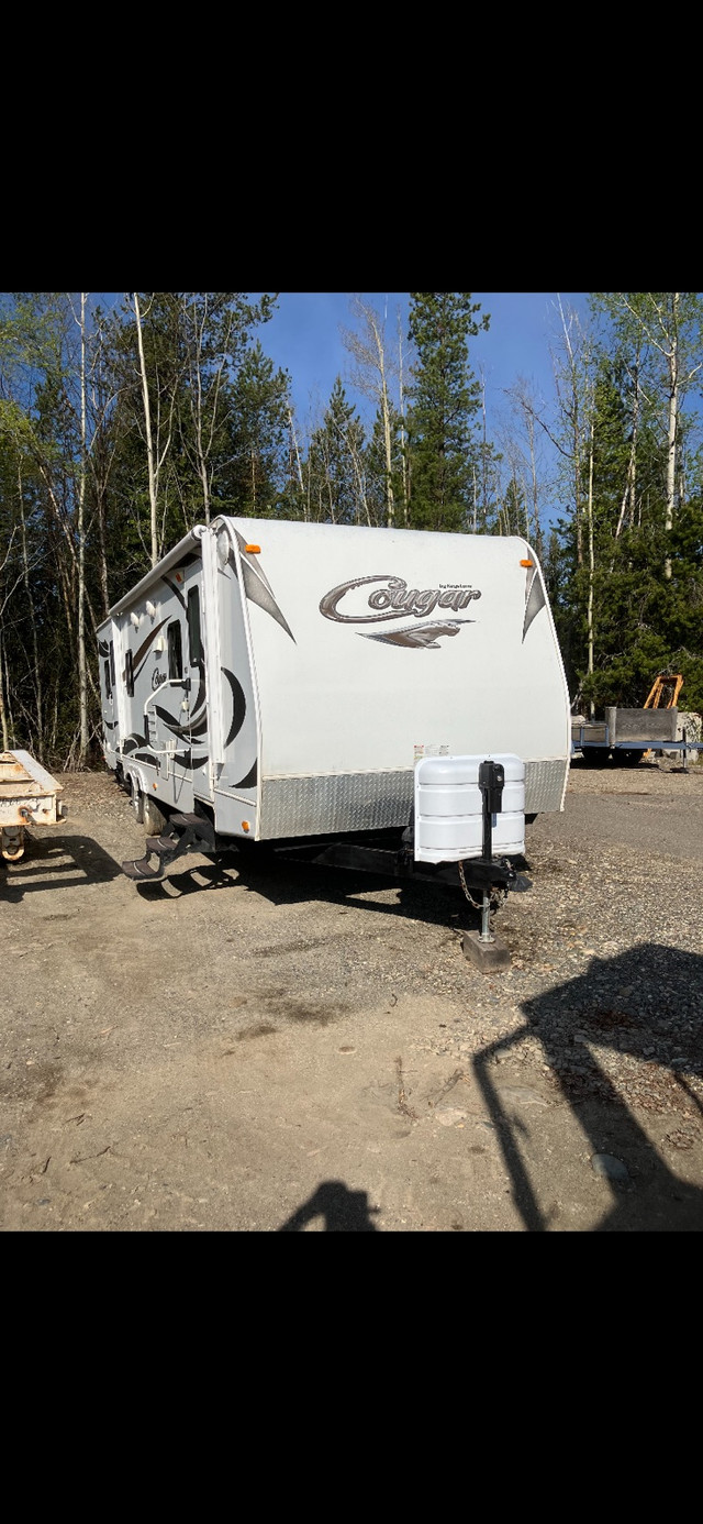 27’ 2011 Cougar (keystone) in Travel Trailers & Campers in Prince George