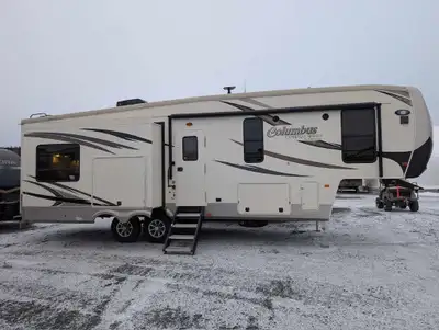 Petit bijou! Marque: Columbus Modèle: 297RK Année 2019 55,000.00$ Disponible fin novembre Balayeuse...