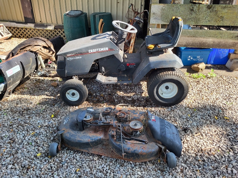 Craftsman 15 hp 42" deck riding lawn mower Lawnmowers & Leaf Blowers