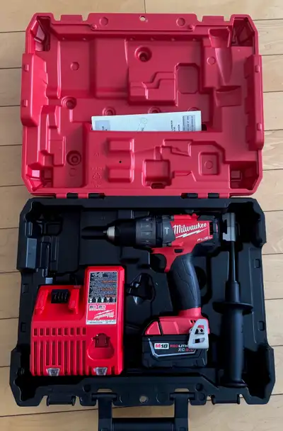 Milwaukee M18 FUEL 1/2" Hammer Drill/Driver Kit, View more