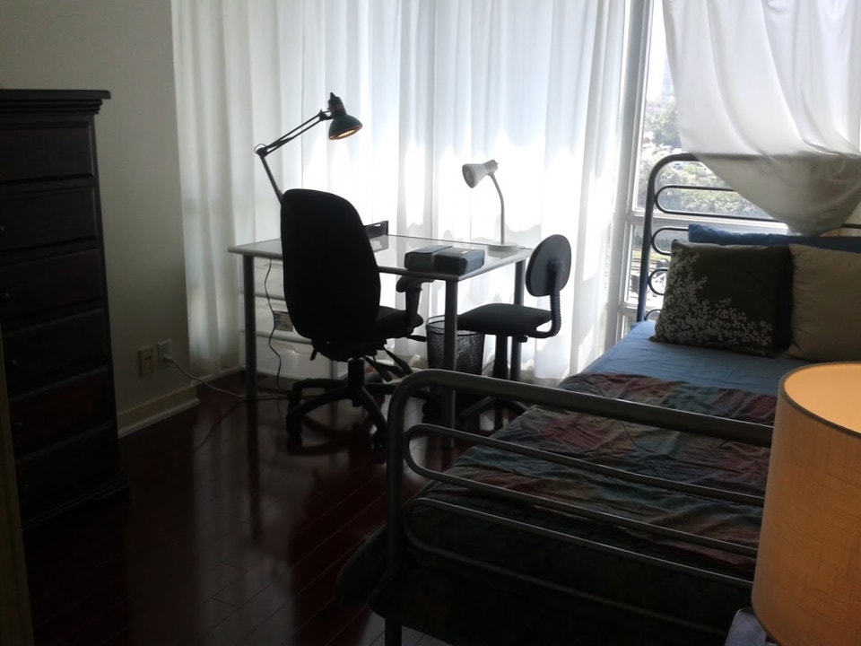 Prime Downtown Toronto Location 1-Bedroom + Den Condo for Rent 4