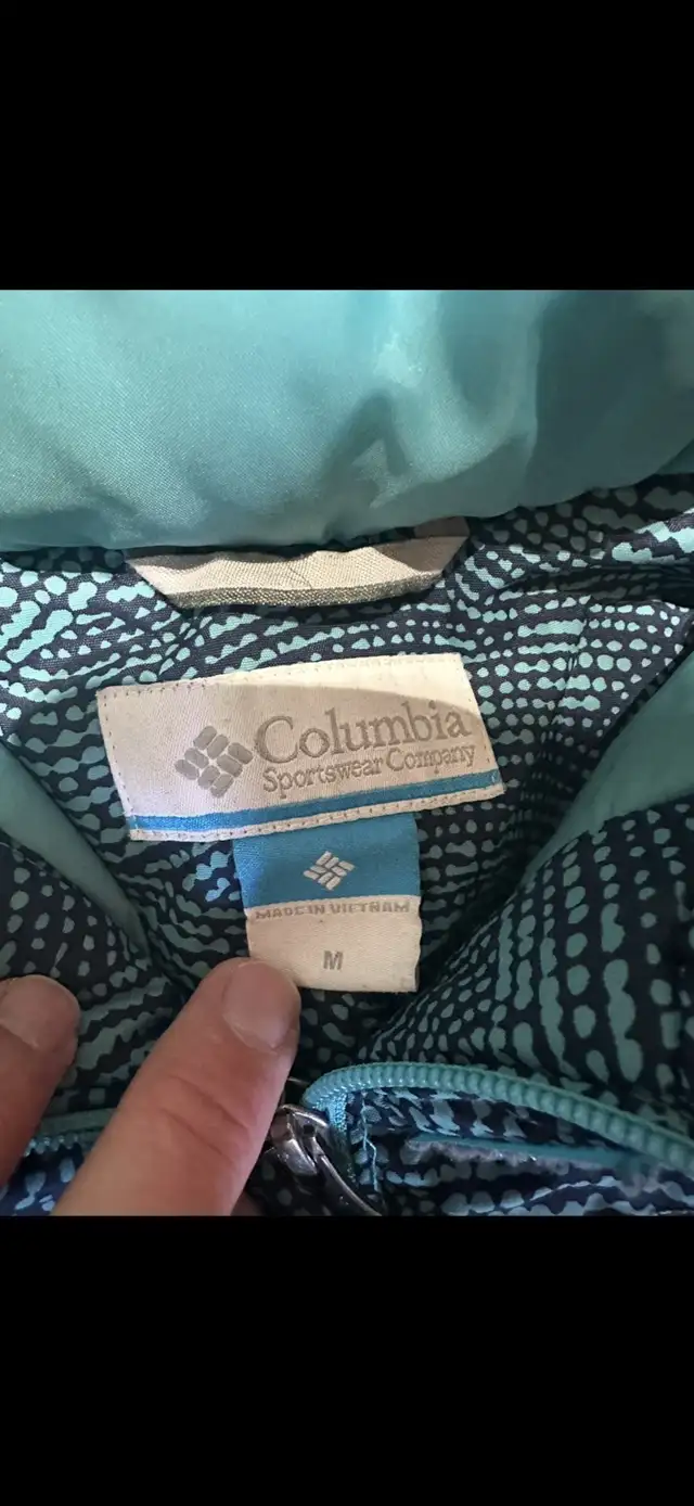 Kids Medium Columbia Winter Jacket in Kids & Youth in Mississauga / Peel Region - Image 3