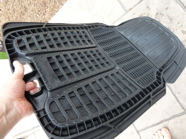 Pair of Rubbermaid Rubber Universal Car, Truck SUV Front Mats in Other in Kitchener / Waterloo - Image 4