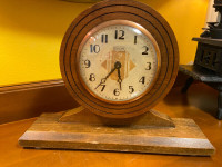 Vintage MCM Art Deco Ingraham Eight Day Mantel Clock Wind Up