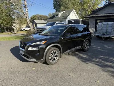 2021 nissan rogue sv Awd excellent shape 100,000km needs nothing for safety 8077087943