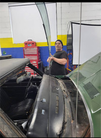 Auto Glass Repair and Replacement. Over 30 years of experience!