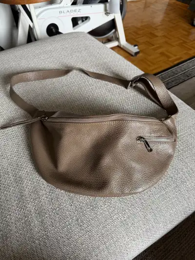 Grand sac banane en cuir Simons beige taupe, View more