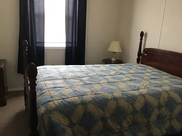 Short-term room rental to shutdown workers