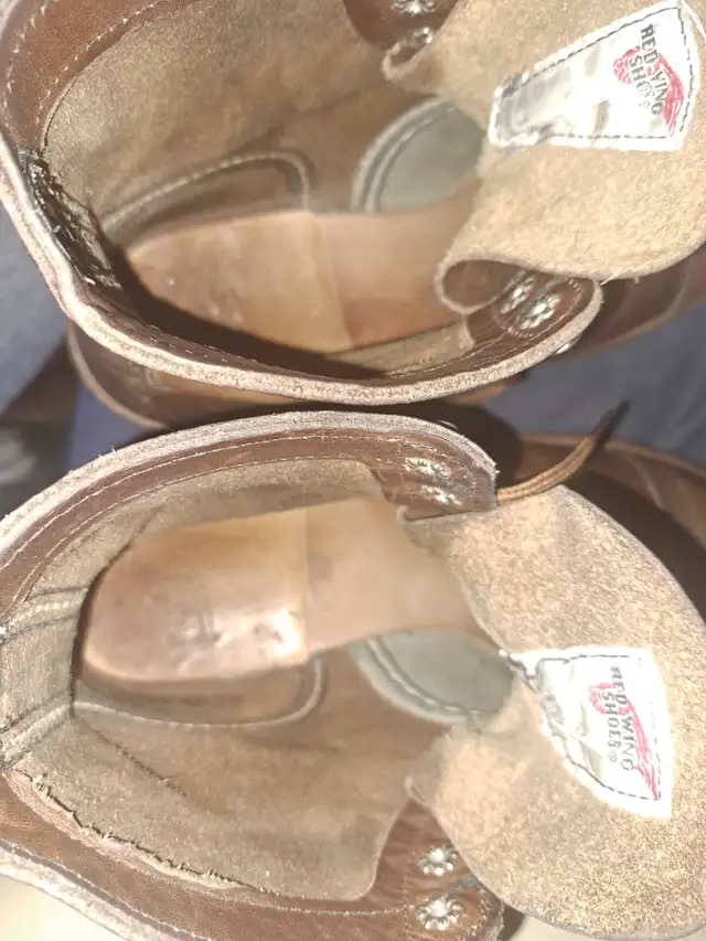 Red Wing Boots 8111 Iron Ranger Made in USA Size 9 US in Men's Shoes in City of Toronto - Image 11
