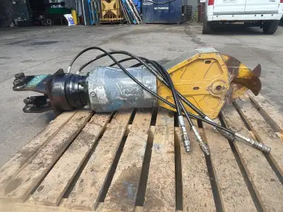 Darda MC200 — metal shear off Cat 301.5 mini excavator