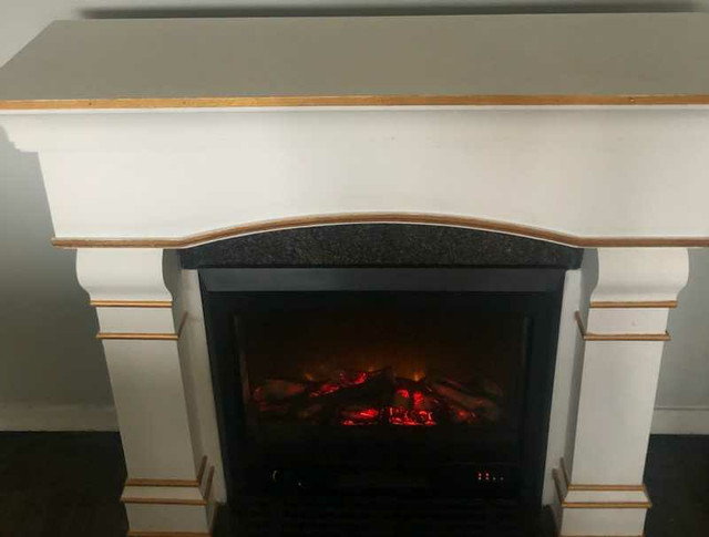 Electric Fireplace  in Fireplace & Firewood in City of Toronto - Image 2