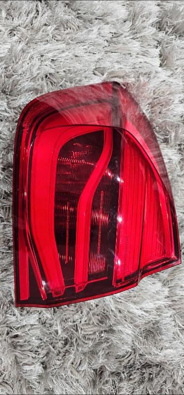 2016 to 2018 bmw 320i xdrive Taillight. F30 in Auto Body Parts in City of Toronto - Image 2