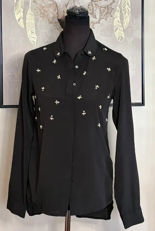 Linge femme XS et Small  in Women's - Tops & Outerwear in Laval / North Shore - Image 5
