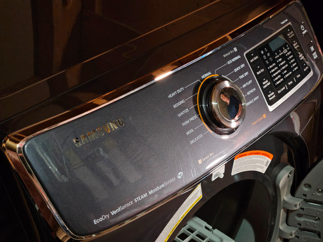 Samsung Dryer With Steam Function in Washers & Dryers in Calgary - Image 4