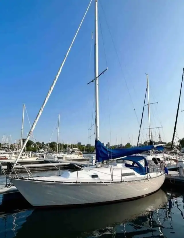 C&C 30 MK 1 sailboat includes a10ft dingy in Sailboats in St. Catharines - Image 8