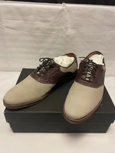 Johnston & Murphy shoes in great condition, uptown collection in size 11. Asking for $50 or best rea...