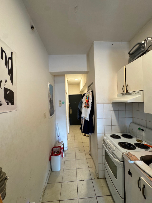 Spacious studio in the heart of Montreal near Concordia metro! — photo 1