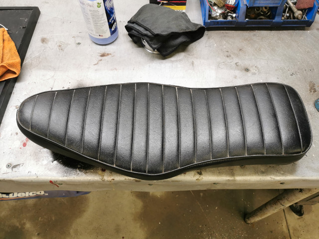 Motorcycle seat in Motorcycle Parts & Accessories in St. Catharines