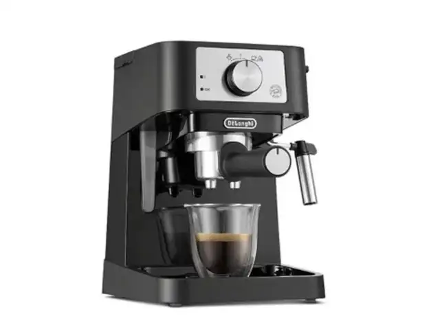 DeLonghi Espresso Machine in Coffee Makers in Oakville / Halton Region - Image 2