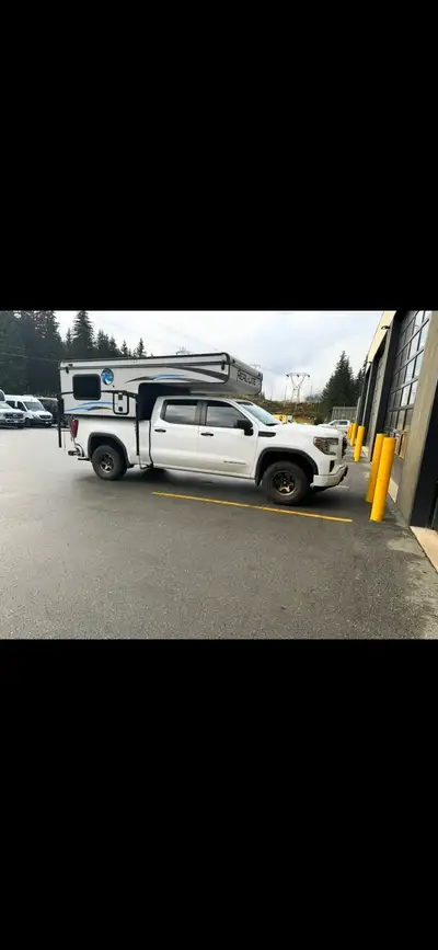 2018 Palomino Real-Lite 1604 In good condition, everything works, no leaks. Normal nicks and scratch...