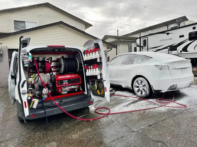 Professional car detailing and cleaning service