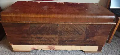 Lane Chests wooden truck. I was goin to refurbish but changed my mind. Dimensions 46"Lx18"Wx22"D. Ac...