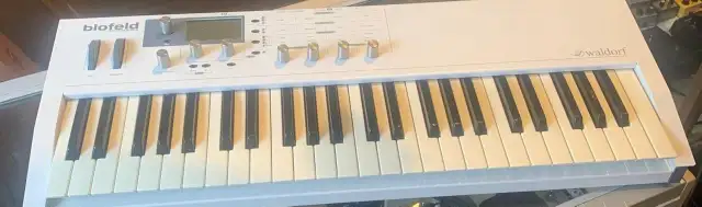 Waldorf Blofeld Keyboard – Mint w/ Original Box & Manual554751521876889601