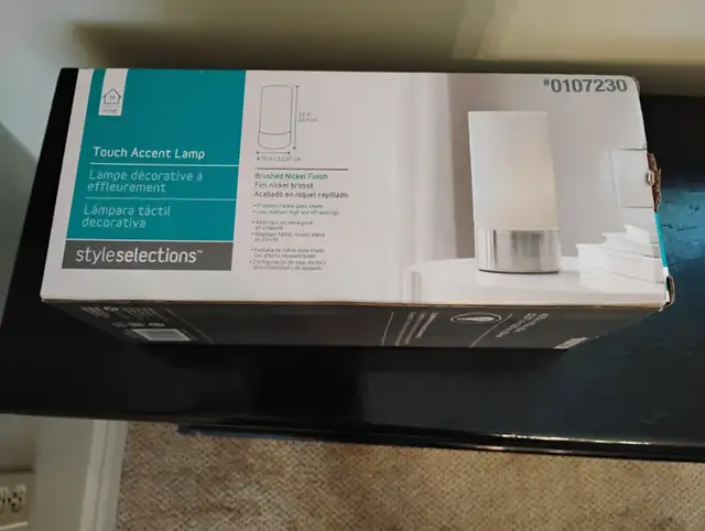 Touch Accent Lamp in Indoor Lighting & Fans in Markham / York Region - Image 2