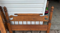 ANTIQUE WOODEN TWIN BED FRAME