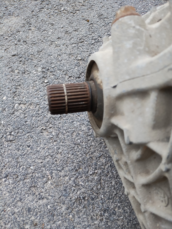 Ram 1500 front differential,used in Transmission & Drivetrain in Gatineau - Image 3