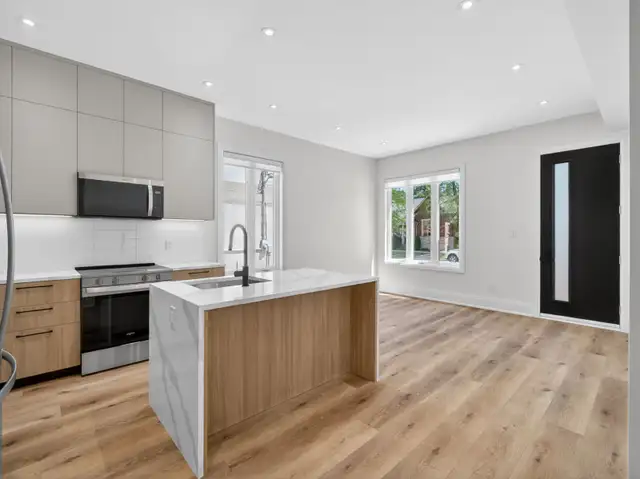 2 Bed, 2 Bath Apartment - 28 Norcross Road, Unit 3 in Long Term Rentals in City of Toronto - Image 4