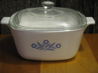 Plat CORNING WARE 56 oz MADE IN CANADA.