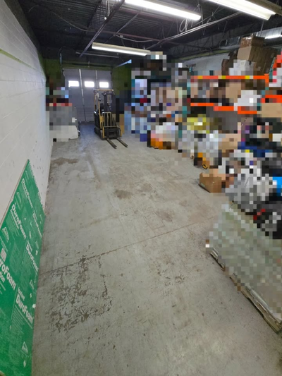 Clean and well-maintained warehouse unit available in a prime location, just 5 minutes from Highways...