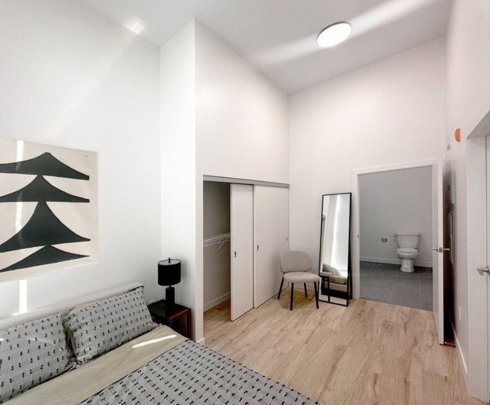 Modern 2-Bedroom Condo 4